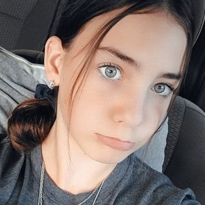 Meet your Posher, Kenzie